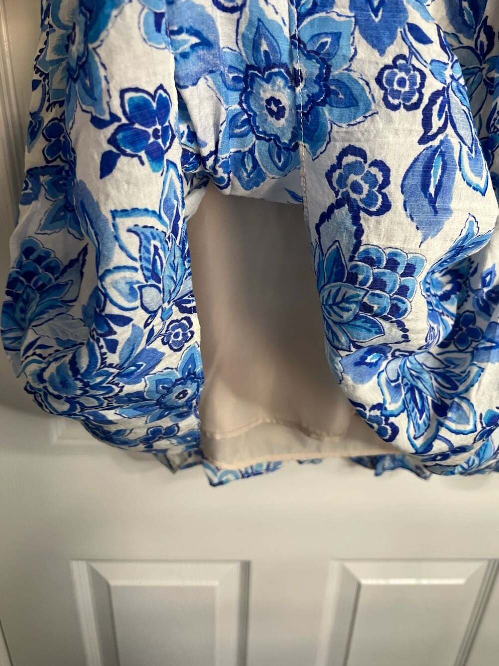 1.STATE Blue and White Floral Tiered Puff Sleeve Mini Dress - Picture 6 of 7